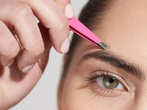 Why Tweezers Work For Eyebrow Maintenance